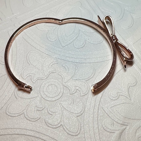 Sold🛍️Kate Spade Love Notes Bangle - Rose Gold Hinged Bangle 1996 Y - Picture 7 of 12